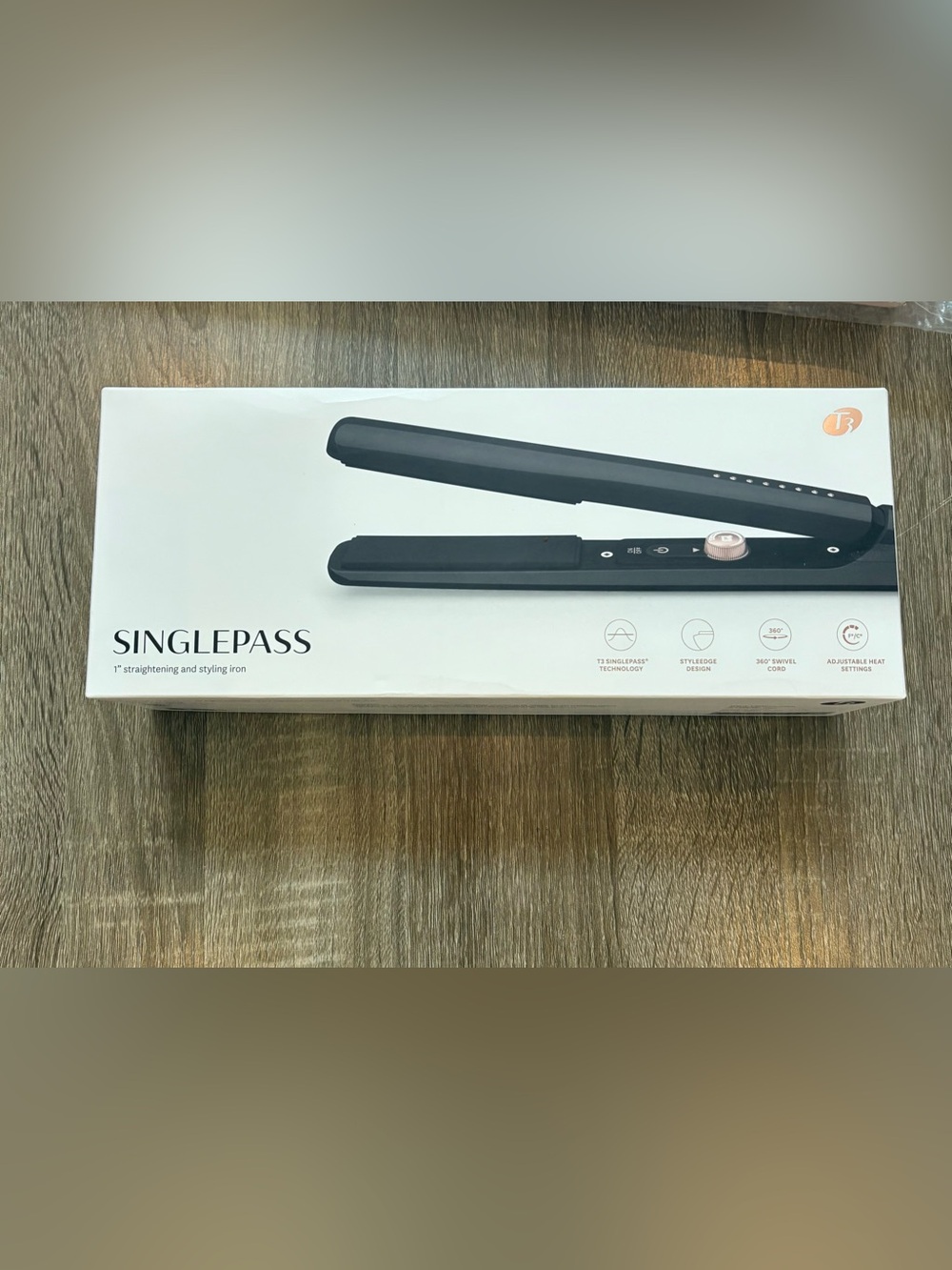 T3 1 inch SinglePass Flat Iron - Tourmaline and ceramic plates  - NEW